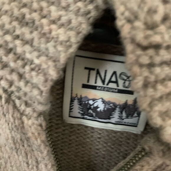 Aritzia TNA sweater  - Picture 2 of 3